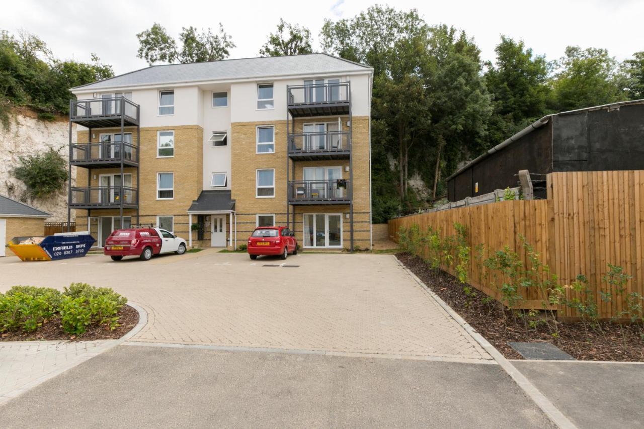 Hertford Serviced Apartments Ware Bagian luar foto