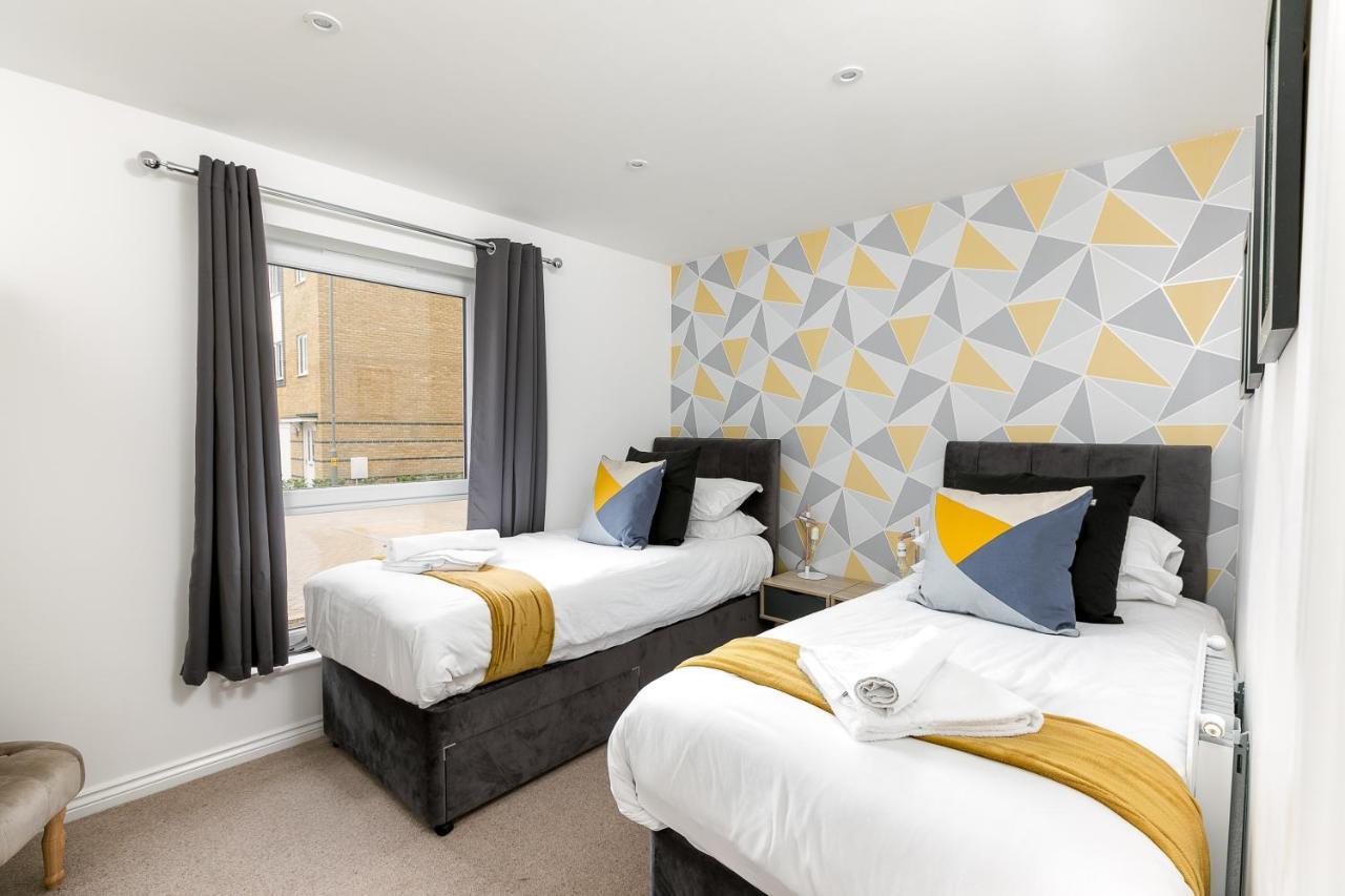 Hertford Serviced Apartments Ware Bagian luar foto