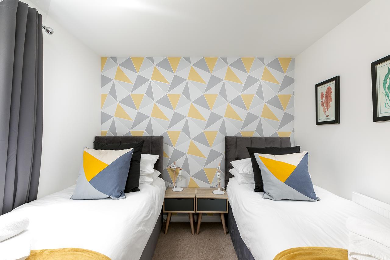 Hertford Serviced Apartments Ware Bagian luar foto