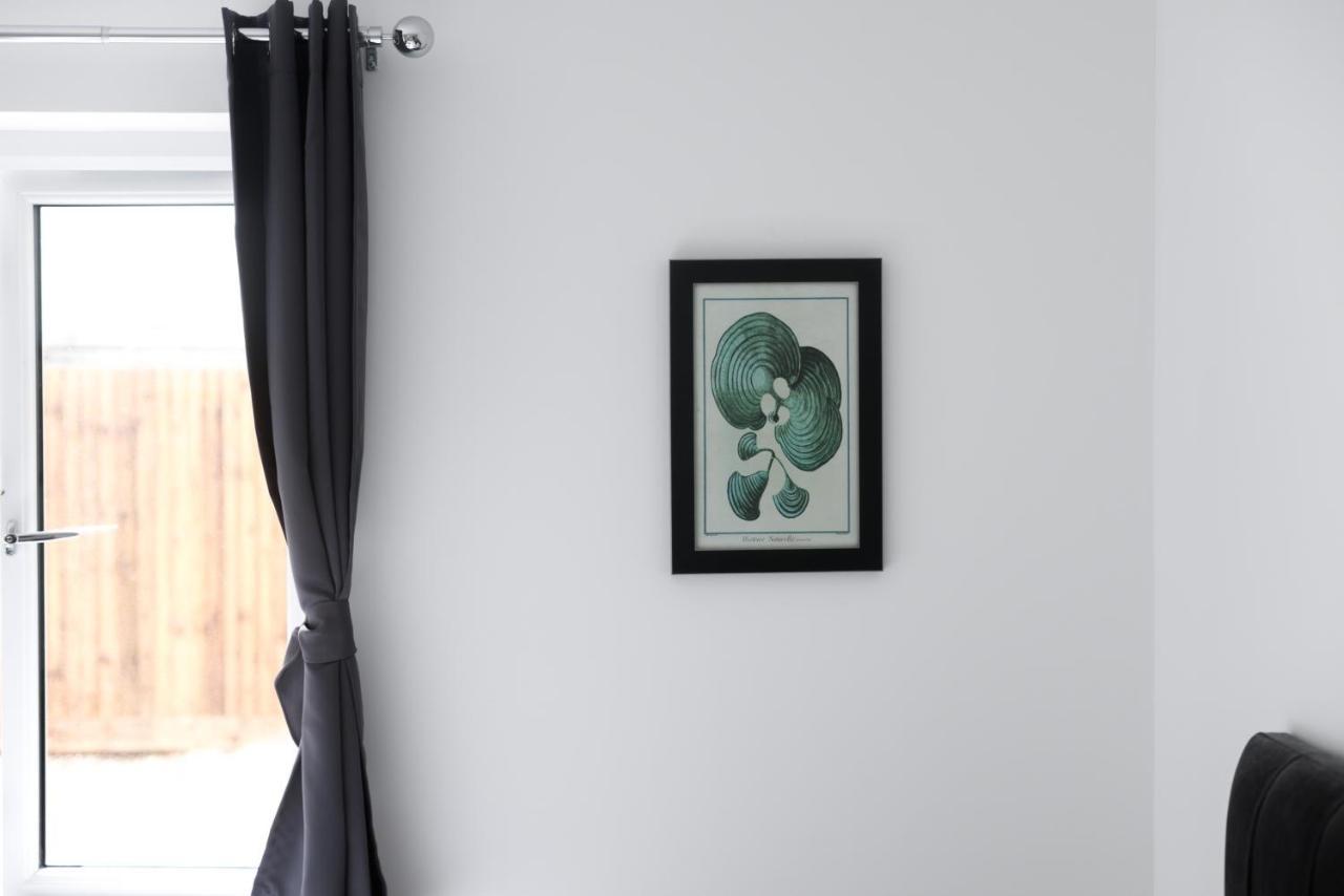 Hertford Serviced Apartments Ware Bagian luar foto